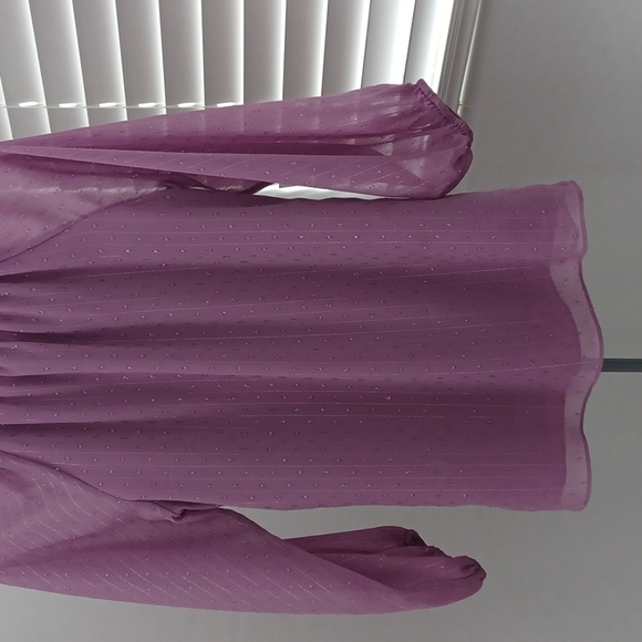 White House Black Market Blouse - Picture 10 of 13